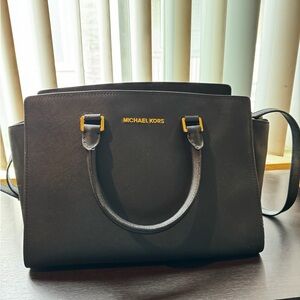 Micheal Kors Selma Satchel- gently used